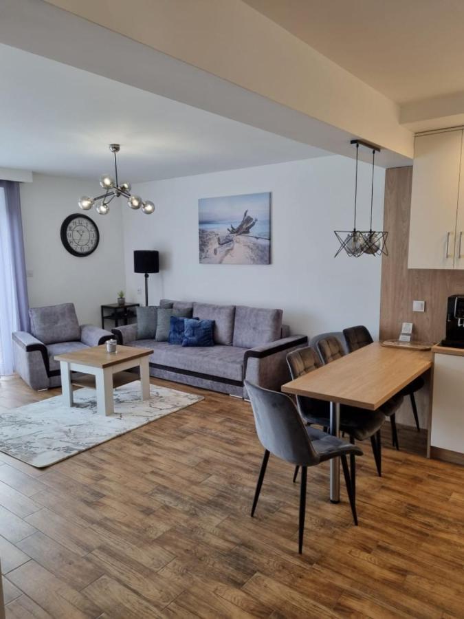 Apartament Rewal Exterior photo